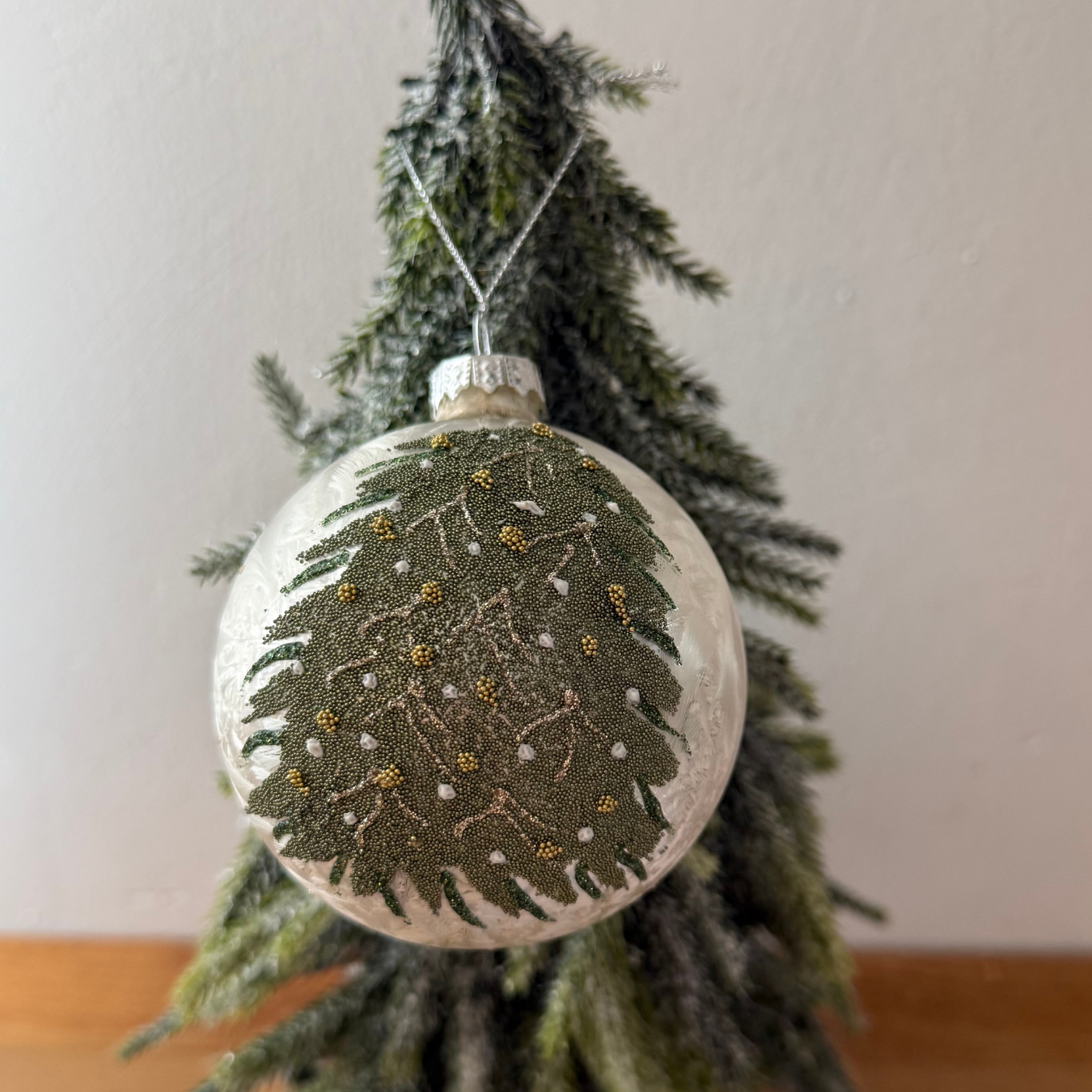 Bola hielo con árbol