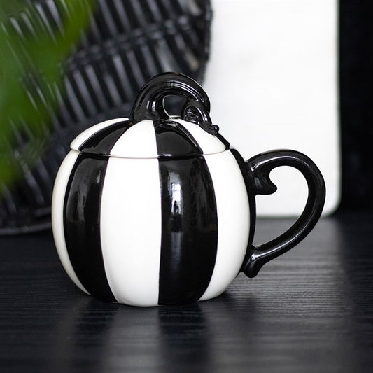 Taza con tapa de calabaza a rayas blancas y negras